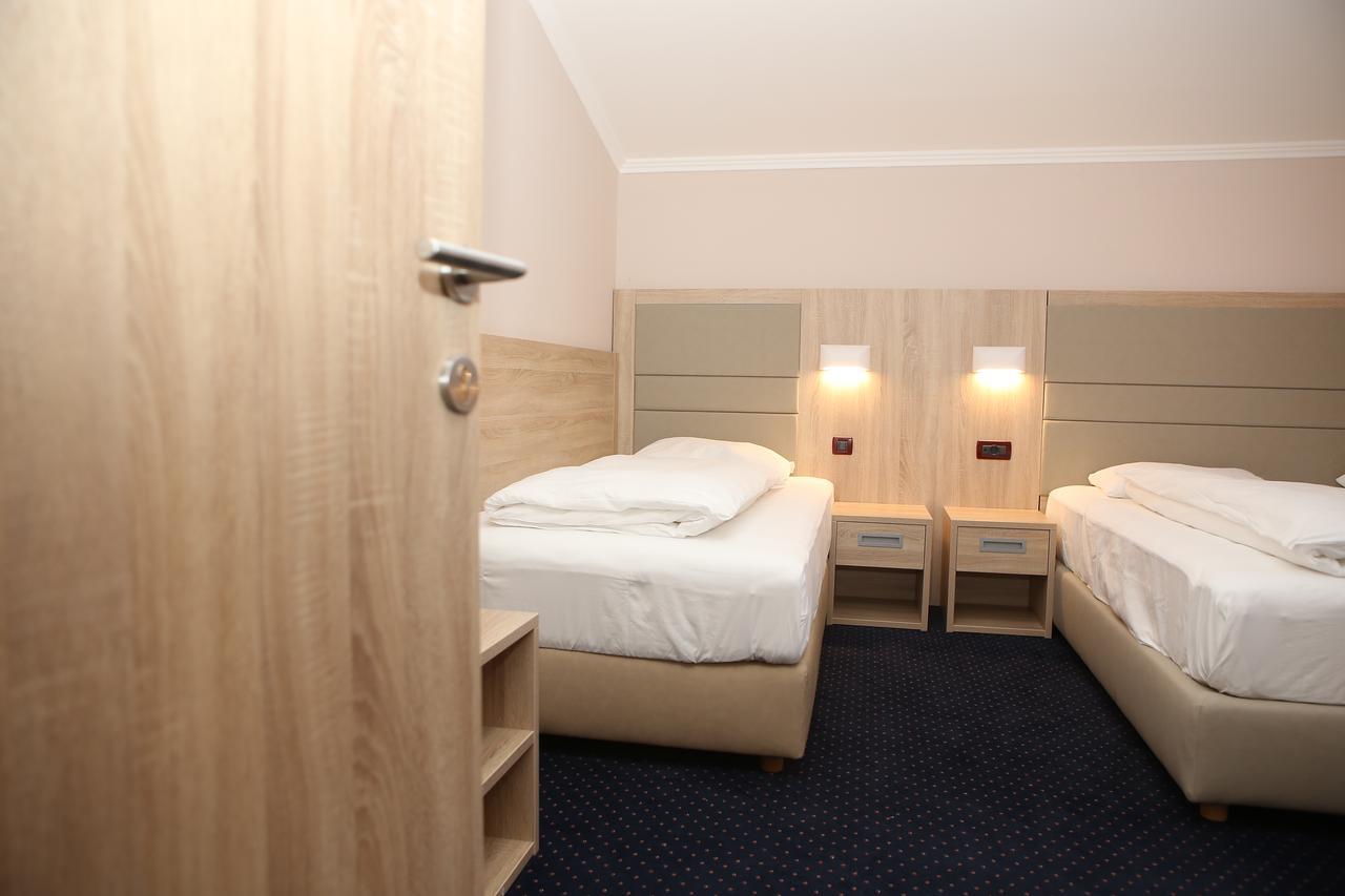 Hotel Ana Gospić Eksteriør bilde