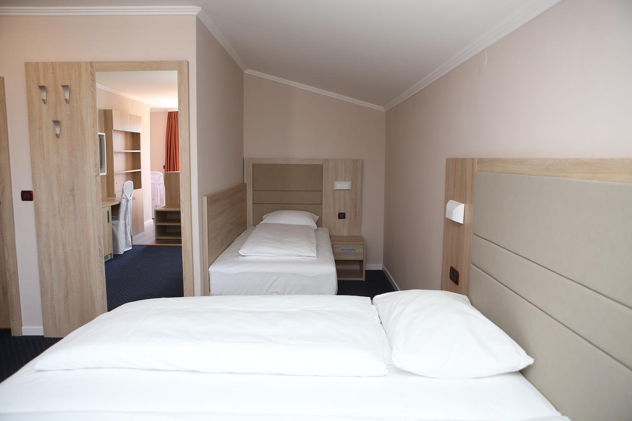 Hotel Ana Gospić Eksteriør bilde